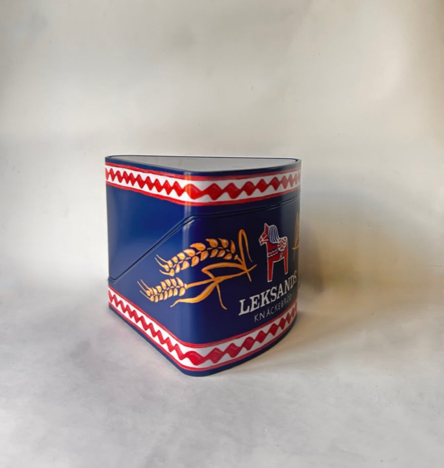 『Leksand』クラッカー保存用三角ケース（缶）