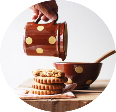 【フレンチ・ピッチャー】ブラウンとクリームの水玉模様